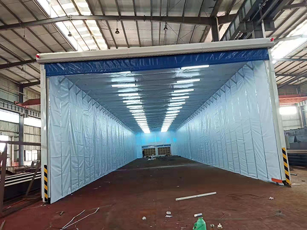 伸缩式喷漆房